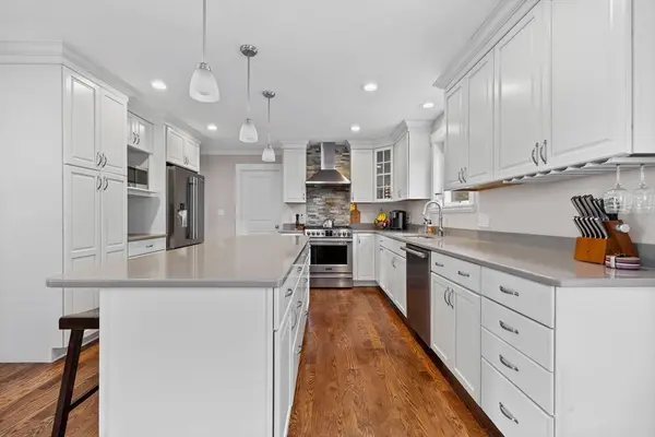 10 Ralph Road, Peabody, MA 01960