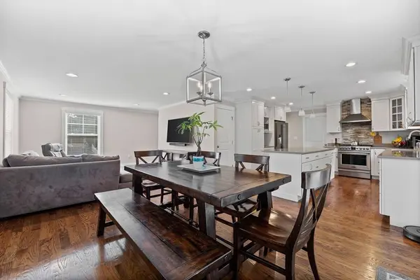 10 Ralph Road, Peabody, MA 01960