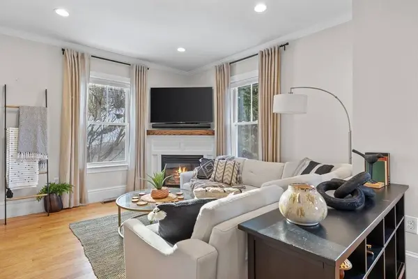 103 Paul Revere Rd #103, Arlington, MA 02476