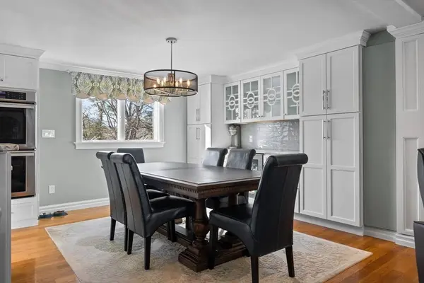 10 Hawthorne Rd, Winchester, MA 01890