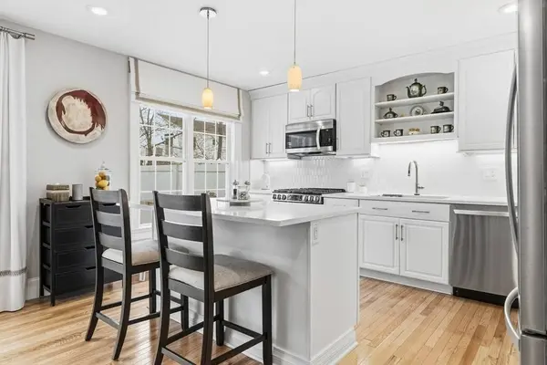 9 Cottage St #9, Woburn, MA 01801