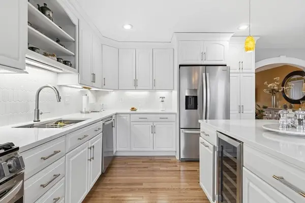 9 Cottage St #9, Woburn, MA 01801