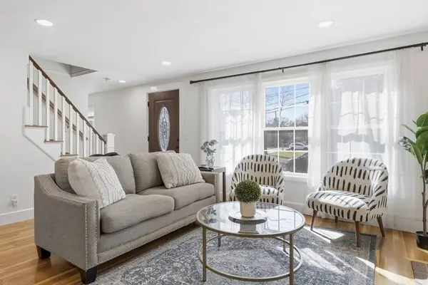 10 Great Pines Ave, Burlington, MA 01803