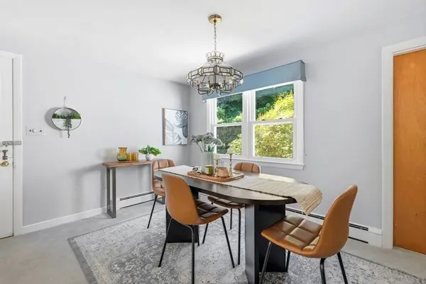 23 Gloria Circle, Burlington, MA 01803