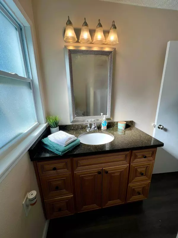 175 Panama DR, Crestview, FL 32536