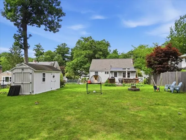 104 Higgins Rd, Framingham, MA 01701