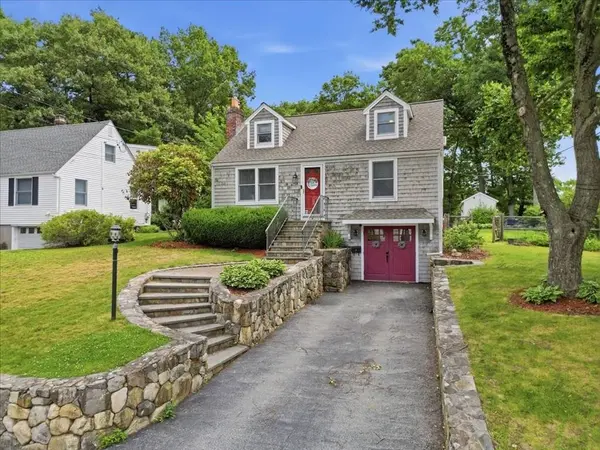 104 Higgins Rd, Framingham, MA 01701