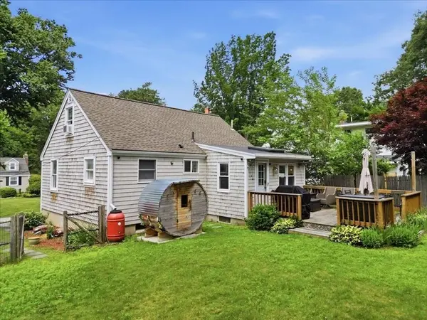 104 Higgins Rd, Framingham, MA 01701