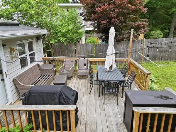 104 Higgins Rd, Framingham, MA 01701