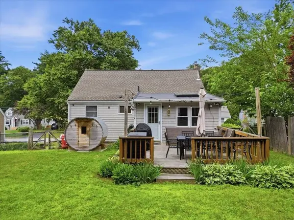 104 Higgins Rd, Framingham, MA 01701