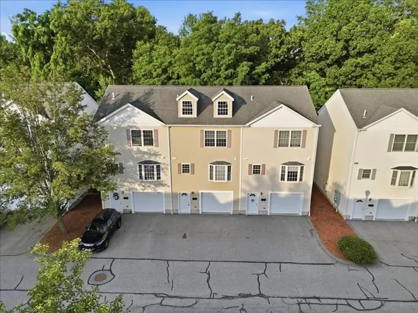 37 Glenn Ave #15, Chelmsford, MA 01824