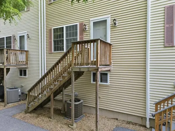37 Glenn Ave #15, Chelmsford, MA 01824
