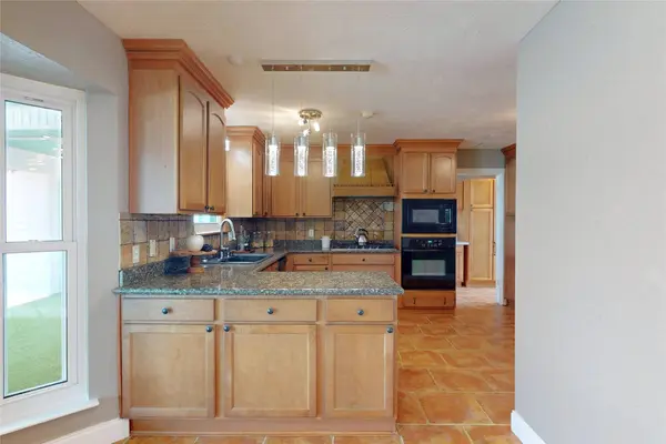 642 N Flamingo DR, Seabrook, TX 77586