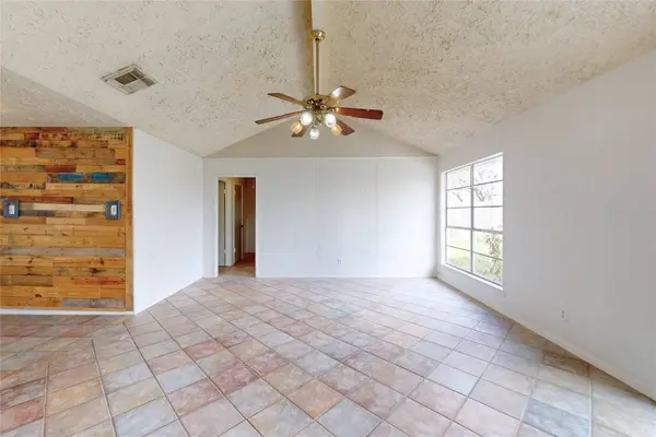 2711 Heritage Colony DR, Webster, TX 77598