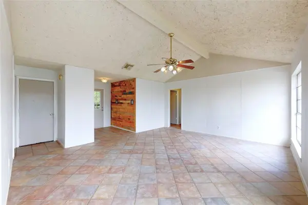 2711 Heritage Colony DR, Webster, TX 77598