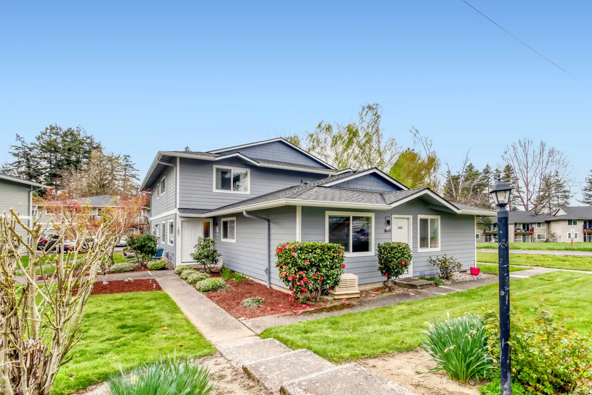 1601 NE Hale Pl #2, Gresham, OR 97030-4313