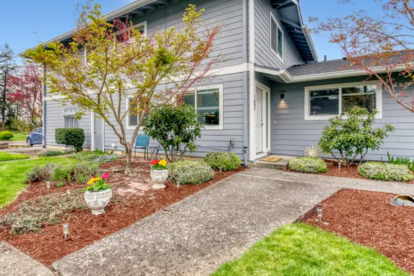 1601 NE Hale Pl #2, Gresham, OR 97030-4313