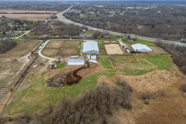 26011 N Rand Road, Wauconda, IL 60084