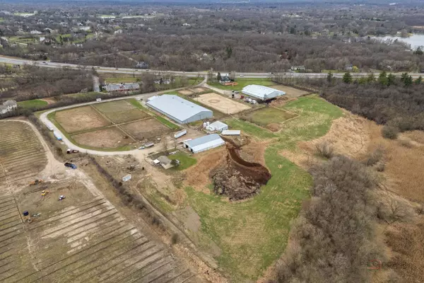 26011 N Rand Road, Wauconda, IL 60084