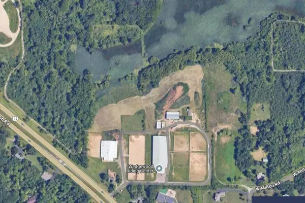 26011 N Rand Road, Wauconda, IL 60084