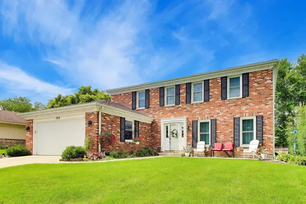 1912 Victoria RD, Mundelein, IL 60060