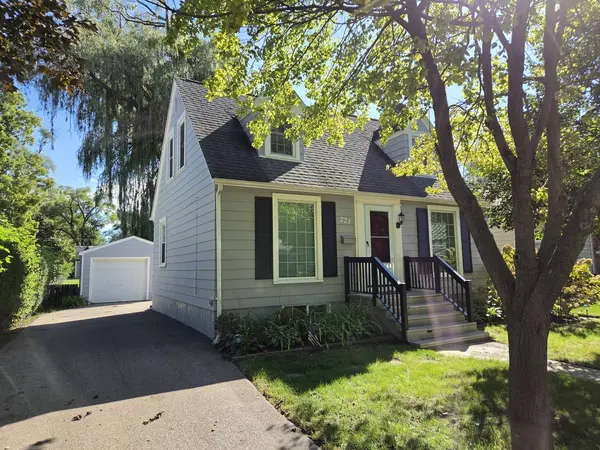 221 N Prairie AVE