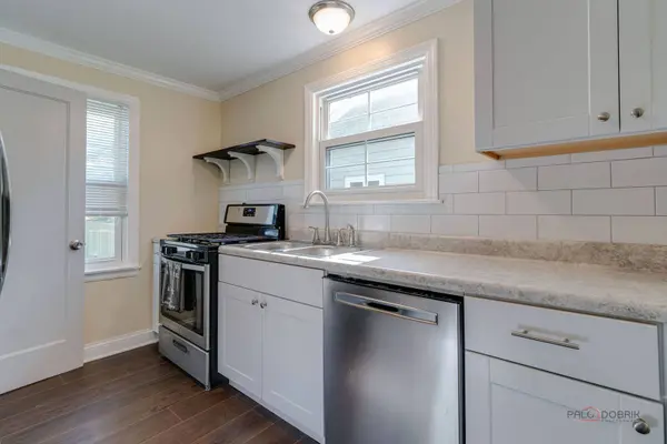 221 N Prairie AVE, Mundelein, IL 60060