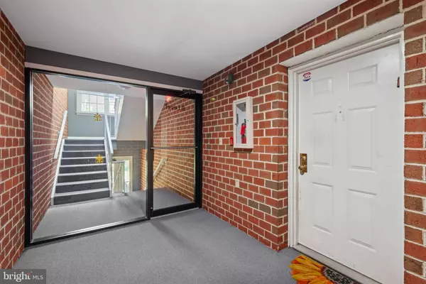 2201-B WOODBOX LN #2201B, Baltimore, MD 21209