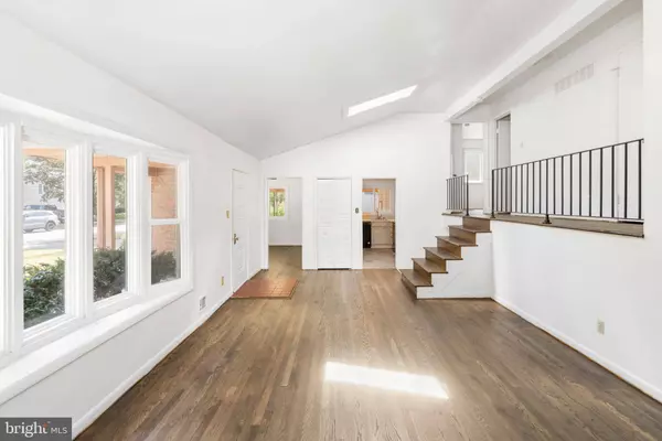 8 WAINWRIGHT DR, Annapolis, MD 21401