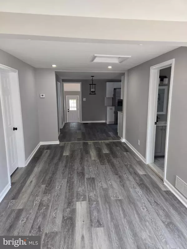 7911 SEA BREEZE DR, Baltimore, MD 21226