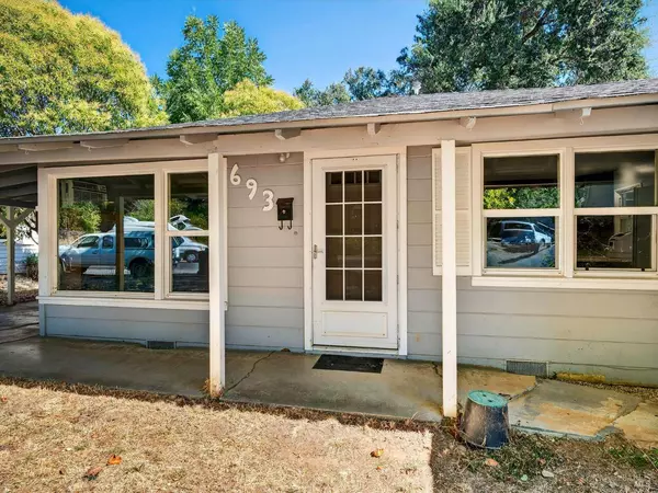 693 Mendocino DR, Ukiah, CA 95482