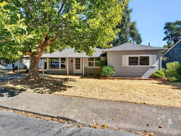 693 Mendocino DR, Ukiah, CA 95482