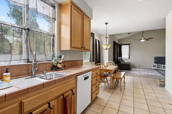 537 Kennwood DR, Ukiah, CA 95482