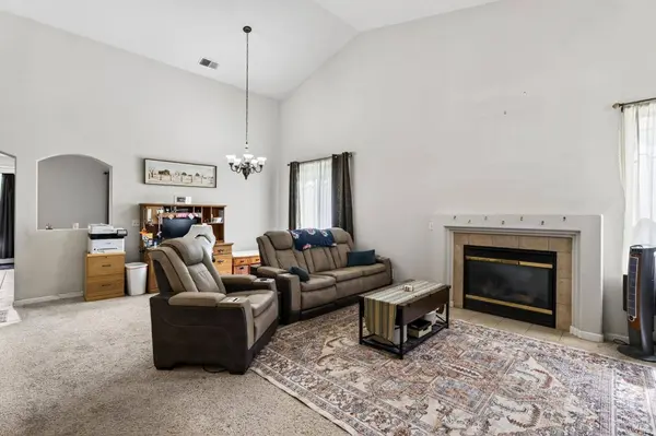 537 Kennwood DR, Ukiah, CA 95482