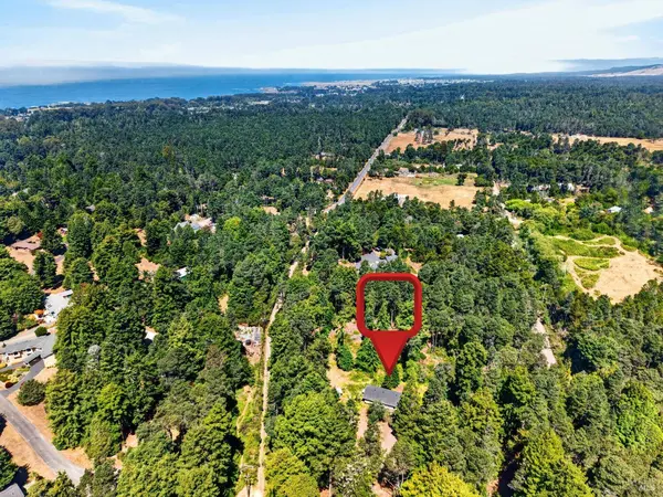 16901 Boice LN, Fort Bragg, CA 95437