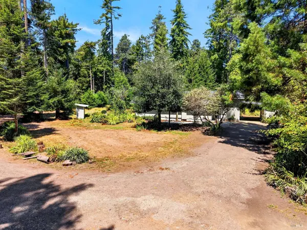 16901 Boice LN, Fort Bragg, CA 95437