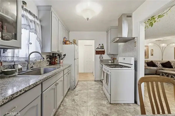 1620 E Avenue Q10, Palmdale, CA 93550