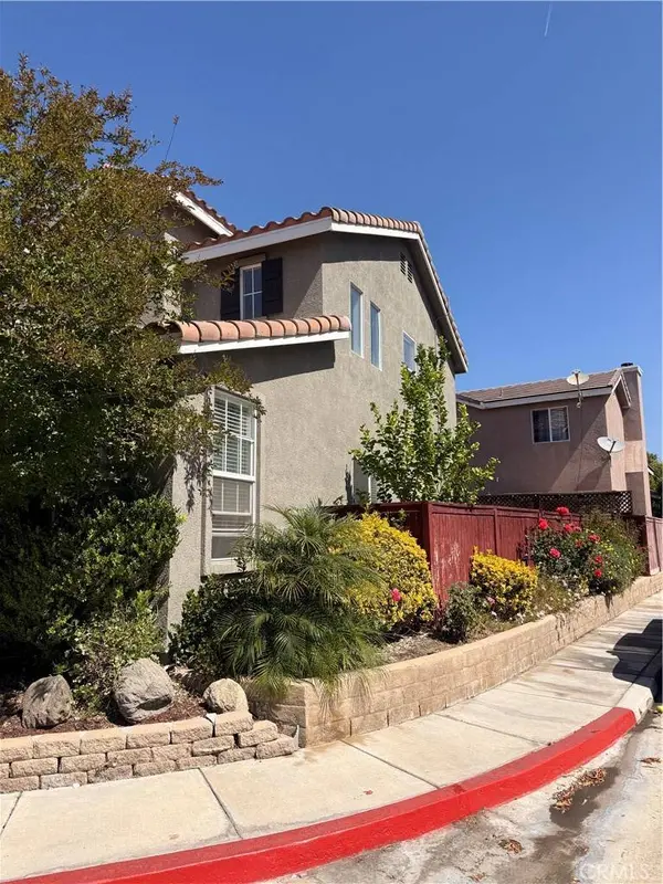 28252 Cedar LN, Saugus, CA 91350
