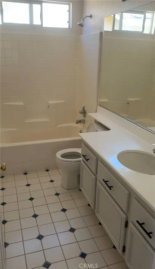 28252 Cedar LN, Saugus, CA 91350