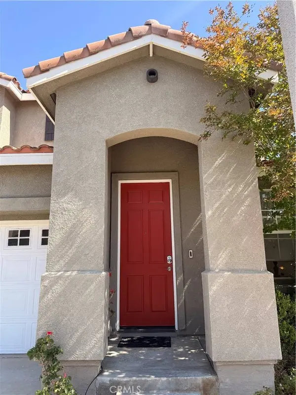 28252 Cedar LN, Saugus, CA 91350