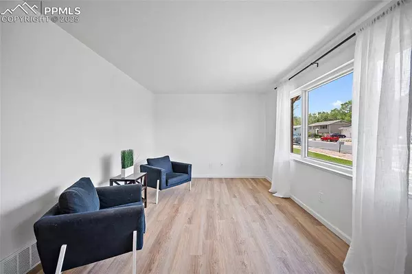 1607 Shasta DR, Colorado Springs, CO 80910