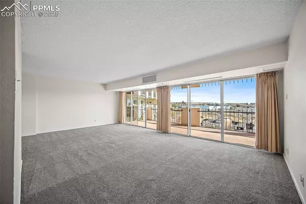 411 Lakewood CIR #C902, Colorado Springs, CO 80910