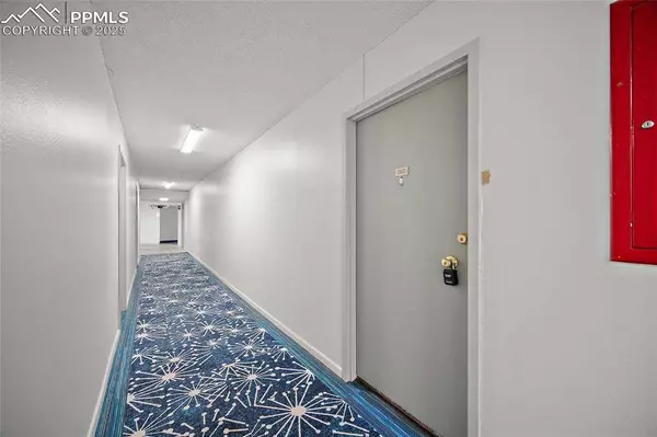 411 Lakewood CIR #C902, Colorado Springs, CO 80910