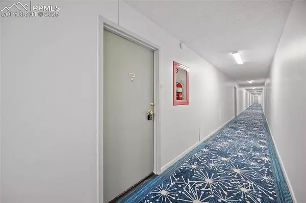 411 Lakewood CIR #C902, Colorado Springs, CO 80910