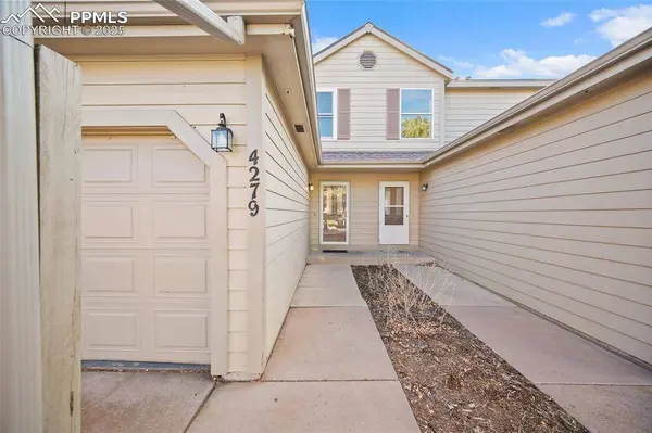 4279 Hunting Meadows CIR #5, Colorado Springs, CO 80916