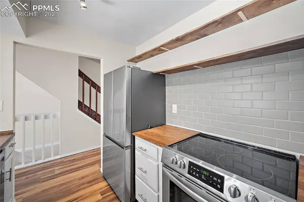 4279 Hunting Meadows CIR #5, Colorado Springs, CO 80916