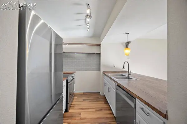 4279 Hunting Meadows CIR #5, Colorado Springs, CO 80916