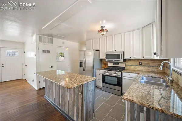 323 Mount View LN, Fountain, CO 80817