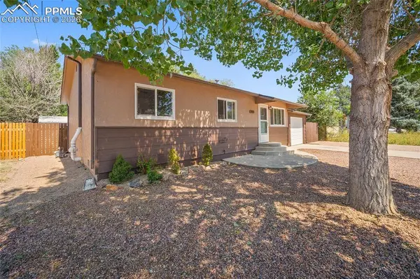 323 Mount View LN, Fountain, CO 80817