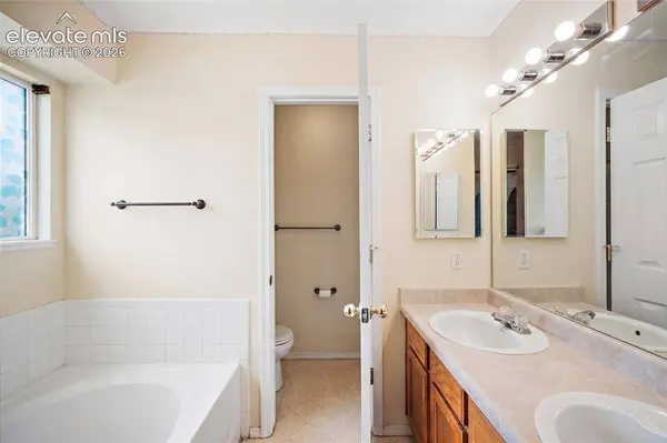 1067 Clogger LN, Fountain, CO 80817